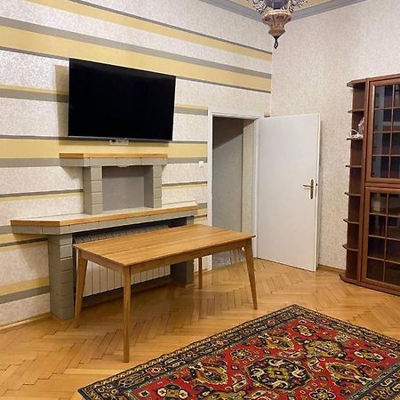 Happy Apartment On Kopernik 30 Lviv Exterior foto