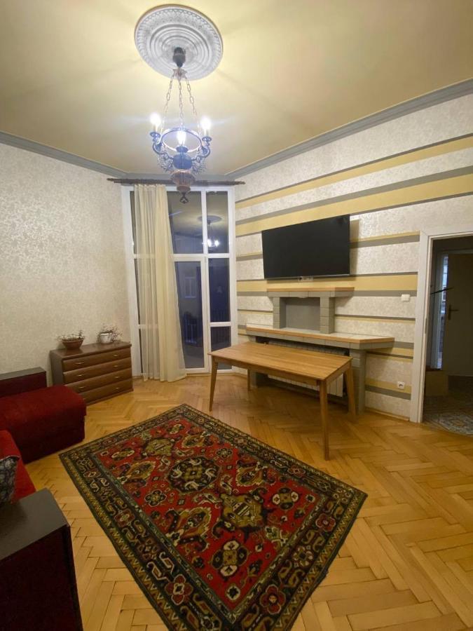 Happy Apartment On Kopernik 30 Lviv Exterior foto
