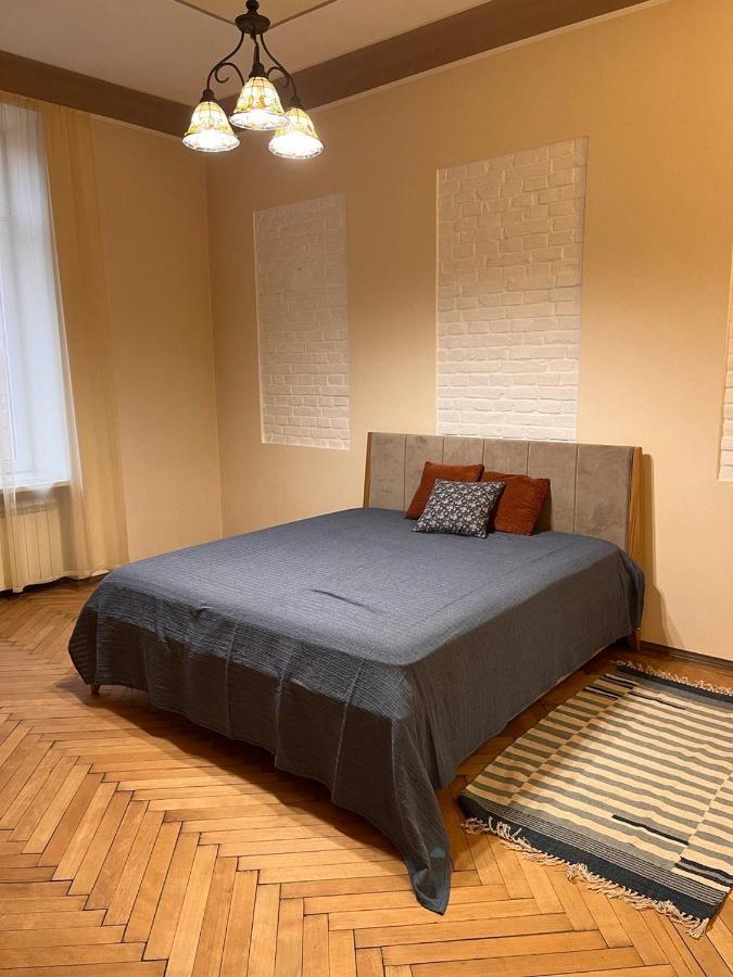 Happy Apartment On Kopernik 30 Lviv Exterior foto