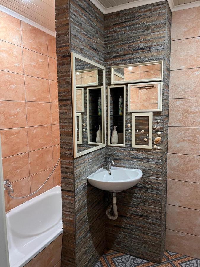 Happy Apartment On Kopernik 30 Lviv Exterior foto